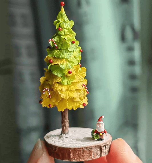 These miniature Christmas tree ornaments will look stunning on a table setting or dollhouse.  Material: Handmade from Clay