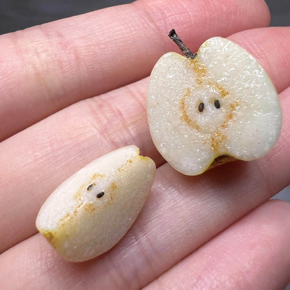 Miniature pears for a dollhouse. Miniature pears made of clay. Miniature pears in 1:6 and 1/12 scale can be used in doll kitchen, doll grocery store, doll food, collection, diorama decoration.