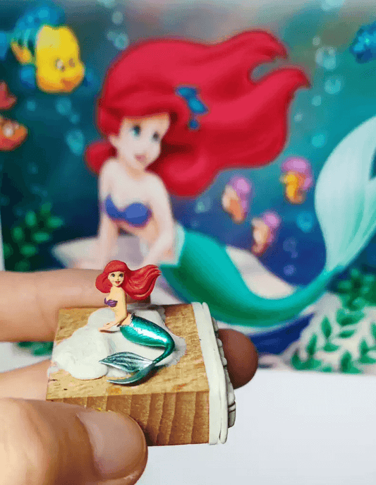 Hand painted, each piece is unique! The real thing is super beautiful and cute. Perfect for decorating dollhouses of all sizes! Material: Resin