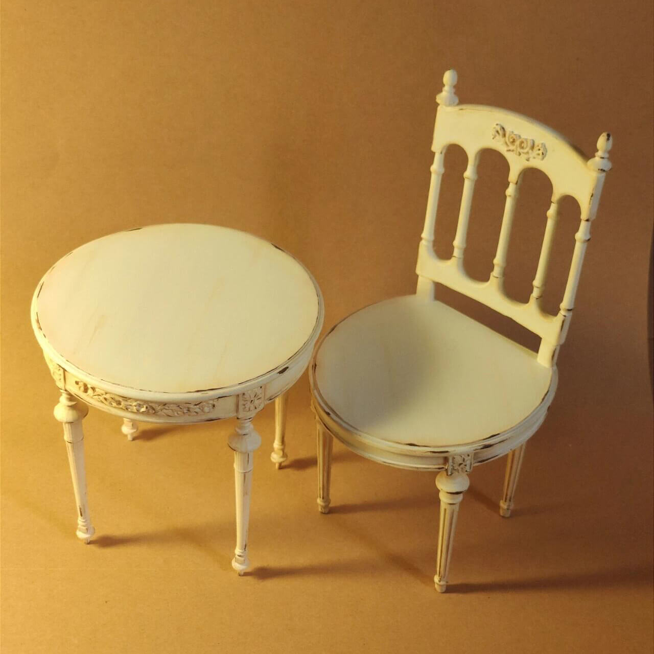 Vintage Shabby Chic style carved and white painted dollhouse chairs of very elegant proportions, the backs made with finely turned and circular pilasters. Color/ Finish: White Styles: Vintage Shabby Chic Type: Back Chair Scale: 1/6 Miniature Furniture for all dollhouse, roombox, bedroom, kitchen, dining room.