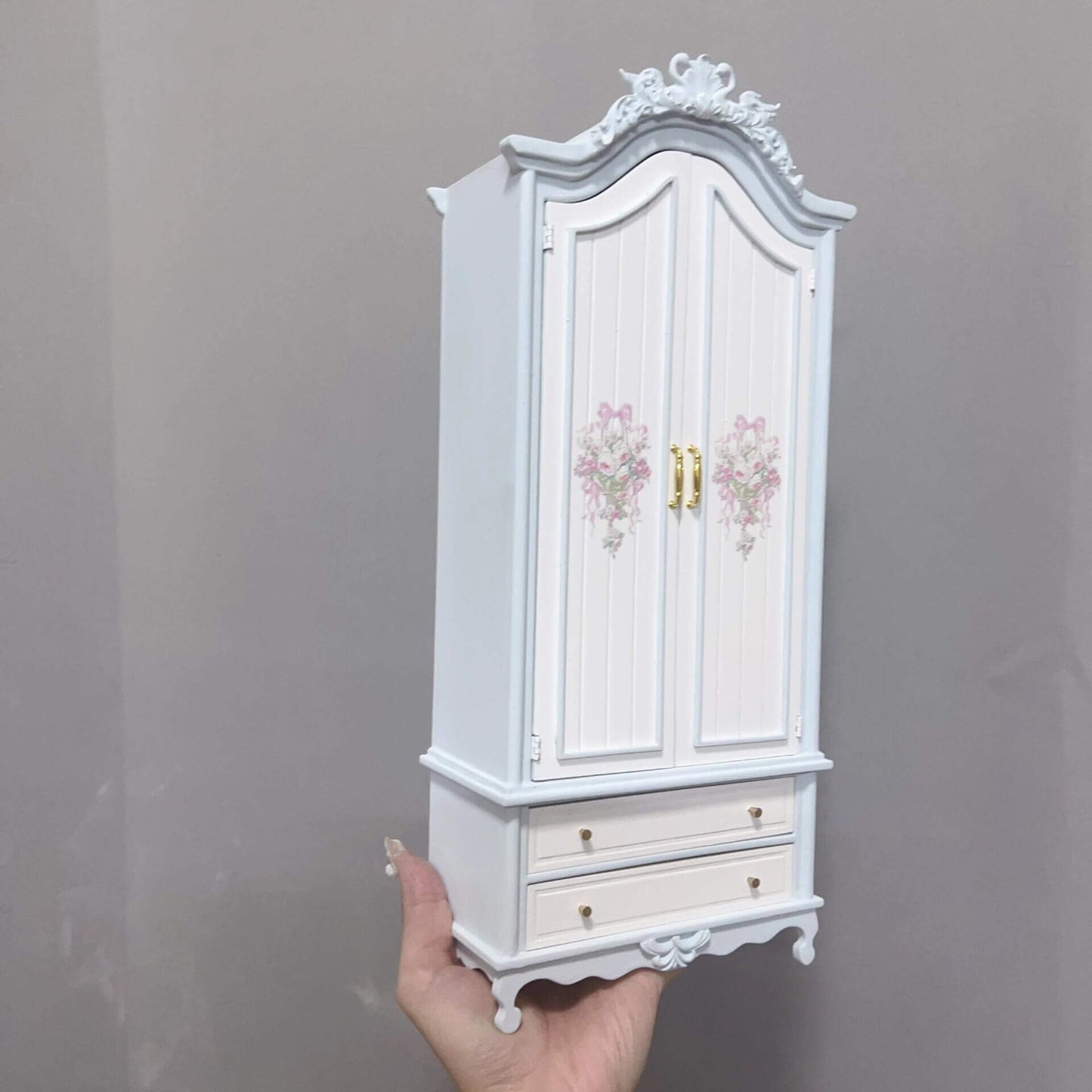 As you can probably tell, I specialise in dollhouse furniture that is the opposite of run-of-the-mill, and your piece will be deliberately designed to be a real statement of YOUR unique personality. Miniature Furniture for 1/6, 1/12 scale dolls, dollhouse, bedroom.