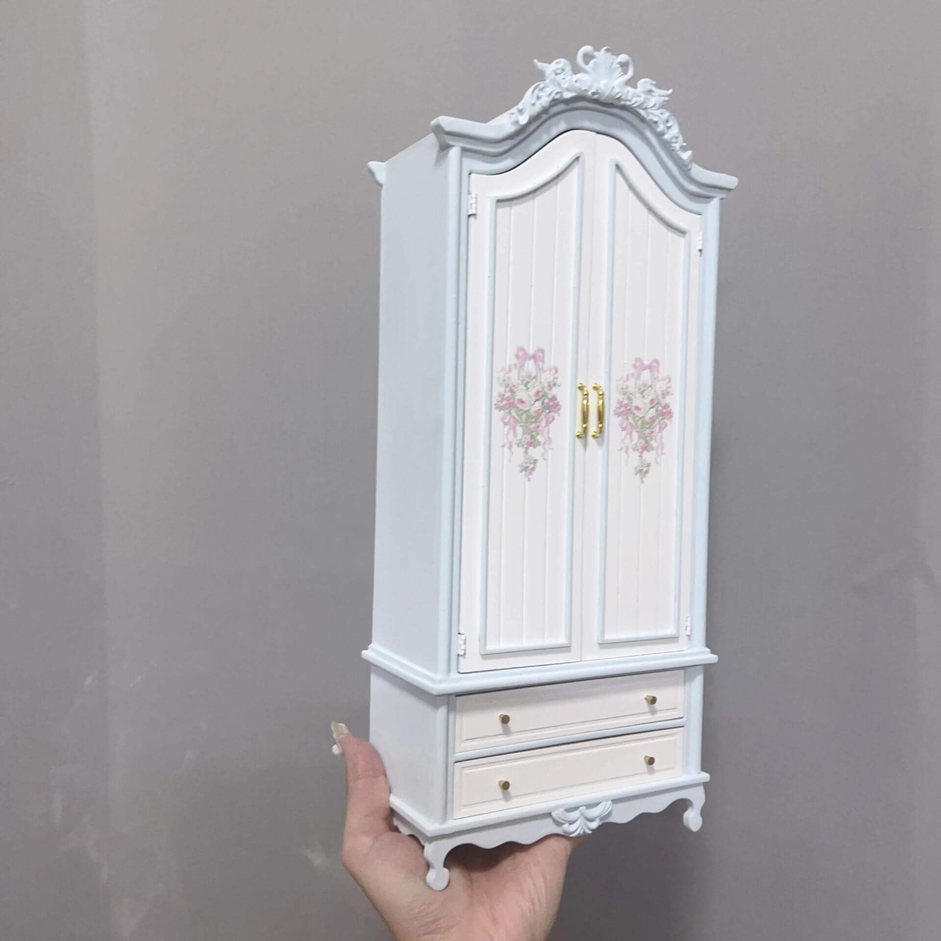 As you can probably tell, I specialise in dollhouse furniture that is the opposite of run-of-the-mill, and your piece will be deliberately designed to be a real statement of YOUR unique personality. Miniature Furniture for 1/6, 1/12 scale dolls, dollhouse, bedroom.