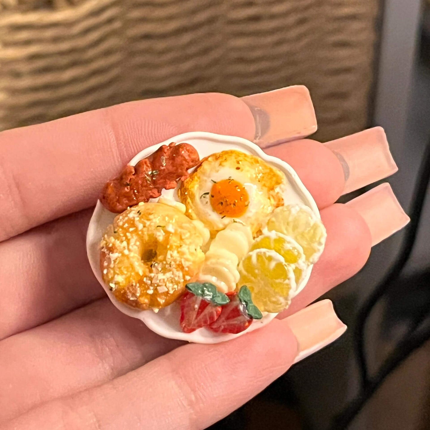 Handmade, each piece is unique! The real thing is super beautiful and cute. Perfect for decorating dollhouses of all sizes! Material: Air dry clay, Polymer clay.