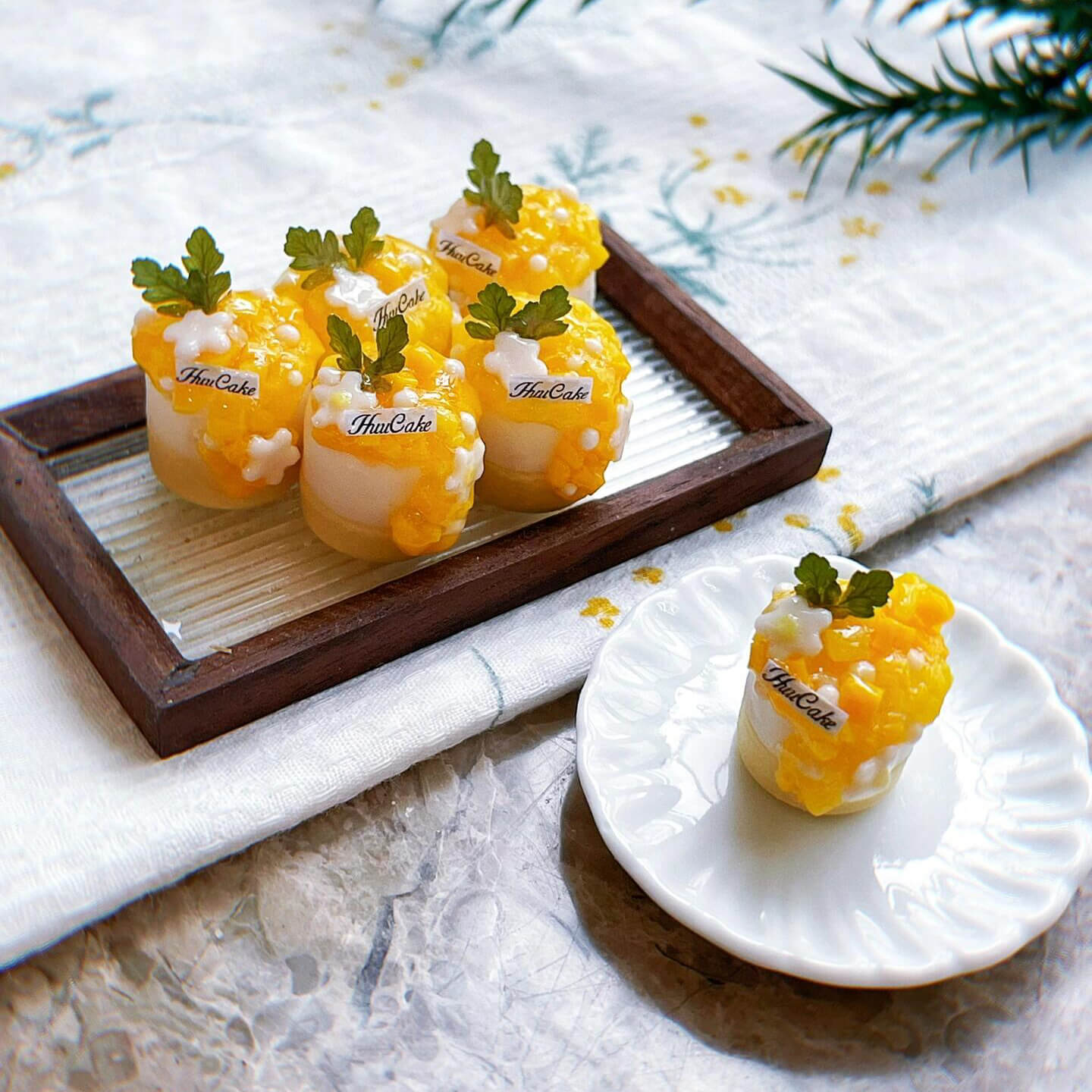 Miniature Clay Mango Jam Cake 1/12 Scale Dollhouse Drink Food. Handmade from clay, this delicious little dessert would make a lovely addition to the dolls house kitchen or cafe scene! Suitable for Blythe, Barbie, Paola and other dolls with a height of 25-40cm (10-15.8 inches).