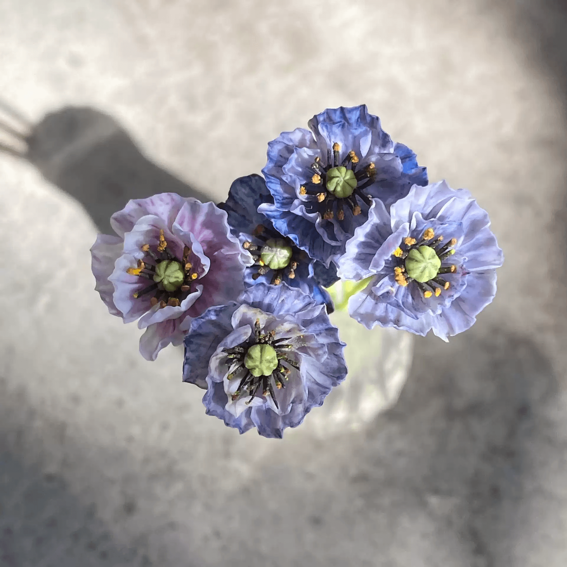 A must-have for any wildflower meadow or garden, this easy-to-grow annual delights with bright blooms throughout the summer season. Scale: 1:6; 1:12  Material: Handmade from Clay  Default Color: As the picture shows  A variety of colors are available, choose your favorite color and make a note.