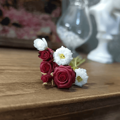 The red rose is a classic symbol of love. Add these blooms to your miniature garden to give them a pop of bright romantic red. Miniature for dolls, dollhouses, roomboxes. Suitable for Blythe, Barbie, Paola,and other dolls with a height of 25-40cm (10-15.8 inches). Scale: 1:6; 1:12 Material: Handmade from Clay