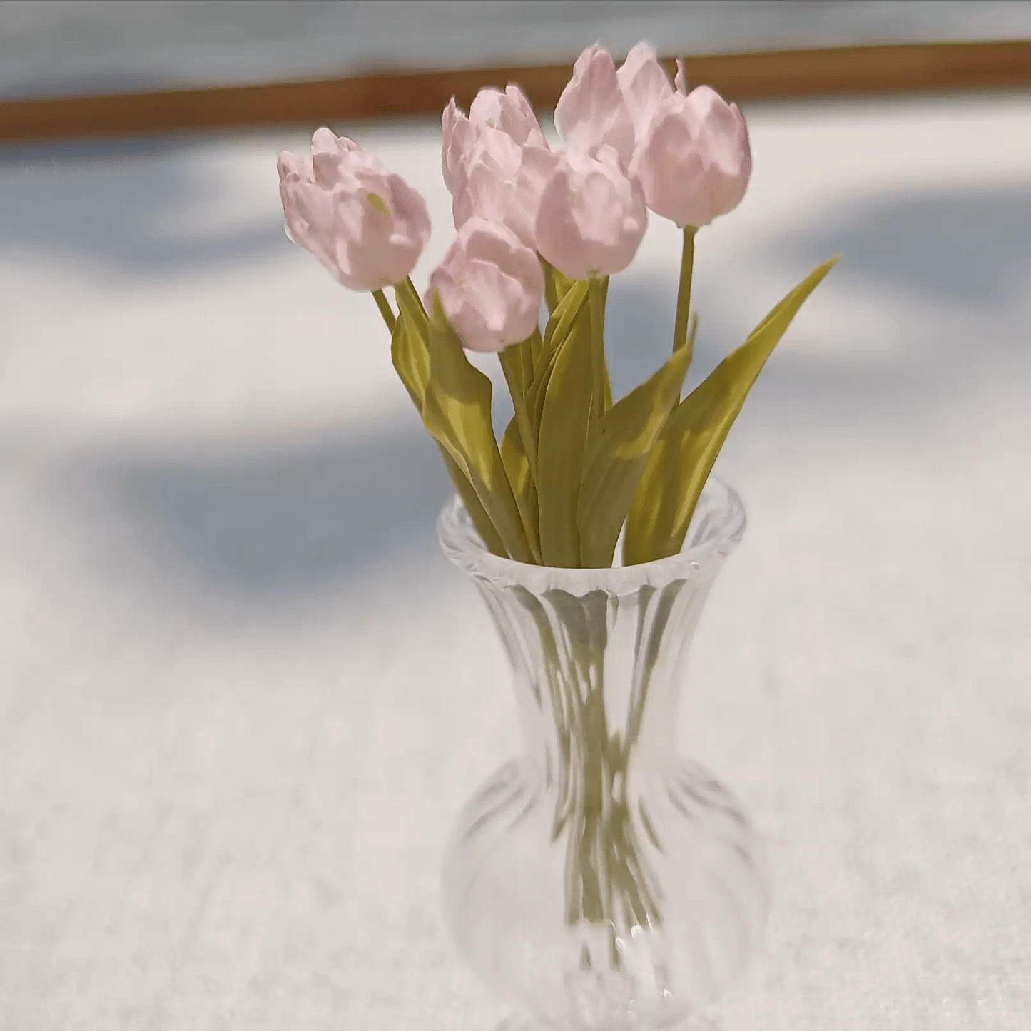 A delicate tulip bouquet is graceful, elegant and fun! Miniature for dolls, dollhouses, roomboxes. Suitable for Blythe, Barbie, Paola,and other dolls with a height of 25-40cm (10-15.8 inches). Scale: 1:6; 1:12 Material: Handmade from Clay Size: Tulips blooms measure 0.4 inch across