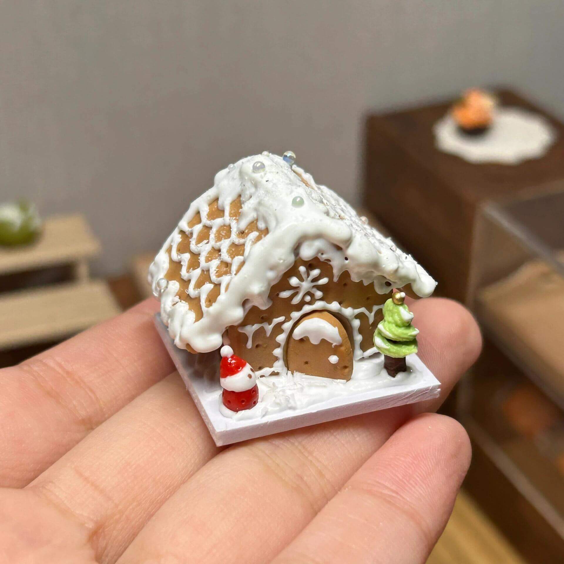 Handmade, each piece is unique! The real thing is super beautiful and cute. Perfect for decorating dollhouses of all sizes! Material: Air Dry Clay