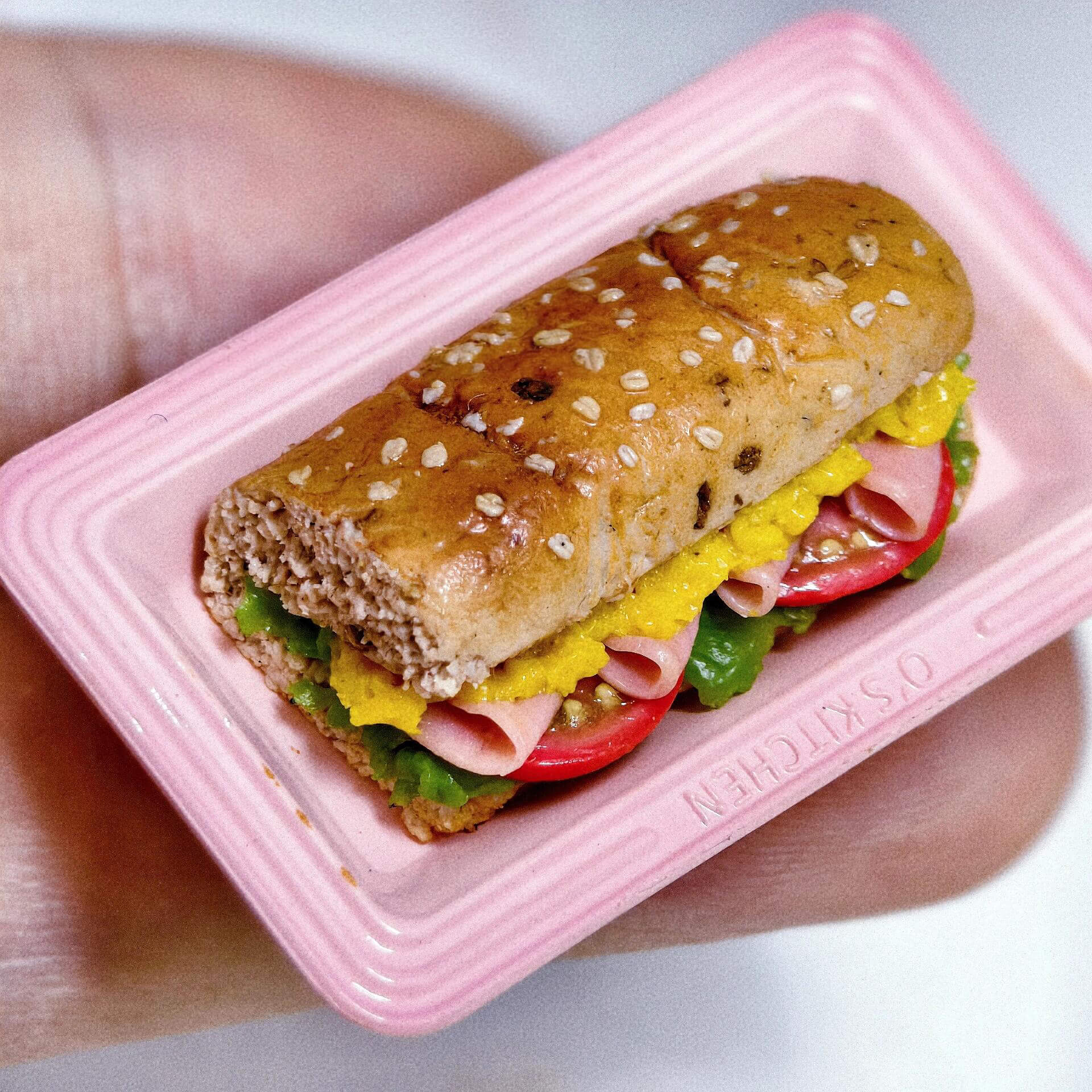 This handmade-to-order dollhouse miniature sandwich is mouthwatering but completely non-edible! Handmade, each piece is unique! The real thing is super beautiful and cute. Perfect for decorating dollhouses of all sizes! Size: 2.5cm / 0.98in