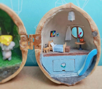 Miniature Mouse's Bedroom Scene in Walnut Shell Diorama Tiny World