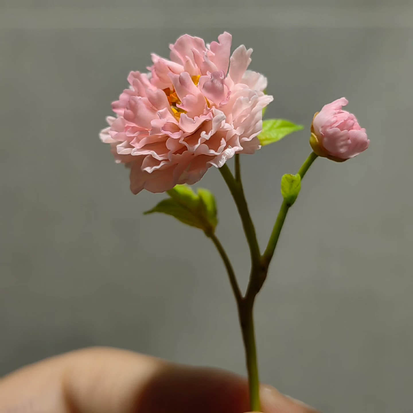 Miniature for dolls, dollhouses, roomboxes. Suitable for Blythe, Barbie, Paola,and other dolls. One peony: includes one flower, one bud, and two leaves.