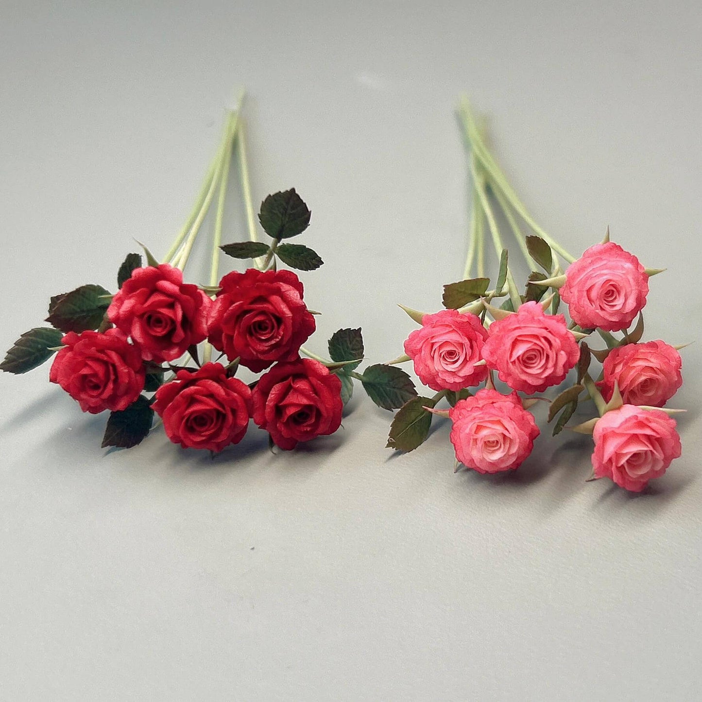 Miniature for dolls, dollhouses, roomboxes. Suitable for Blythe, Barbie, Paola,and other dolls. Flower diameter: 1cm / 0.39inch Material: Handmade from Clay Colors: Red or Pink