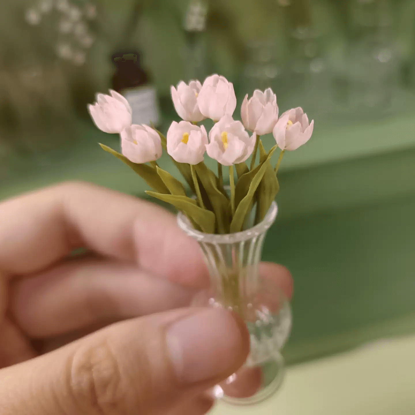 A delicate tulip bouquet is graceful, elegant and fun! Miniature for dolls, dollhouses, roomboxes. Suitable for Blythe, Barbie, Paola,and other dolls with a height of 25-40cm (10-15.8 inches). Scale: 1:6; 1:12 Material: Handmade from Clay Size: Tulips blooms measure 0.4 inch across