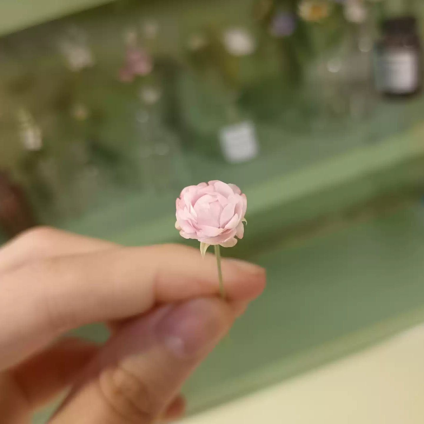 Miniature Yves Rose has a charm with its very beautiful crumpled flowers. Each flower is pink in color with ample, matte green foliage. Miniature for dolls, dollhouses, roomboxes. Suitable for Blythe, Barbie, Paola,and other dolls with a height of 25-40cm (10-15.8 inches). Scale: 1:6; 1:12 Material: Handmade from Clay