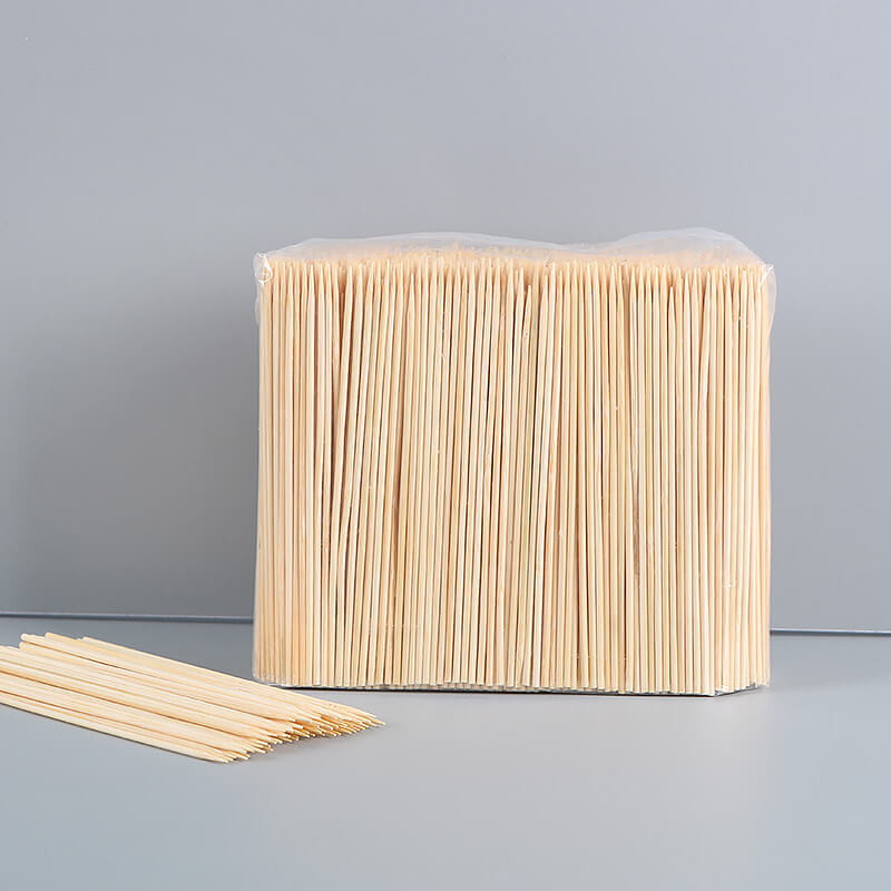 Available in various sizes and quantities to meet diverse needs. Made from natural bamboo, eco-friendly, and durable. Versatile Use: Perfect as toothpicks, BBQ skewers, or craft materials for miniature houses and DIY projects.